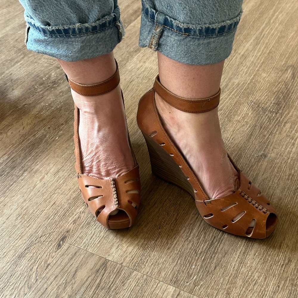Wedge Sandal - Picture 6 of 8